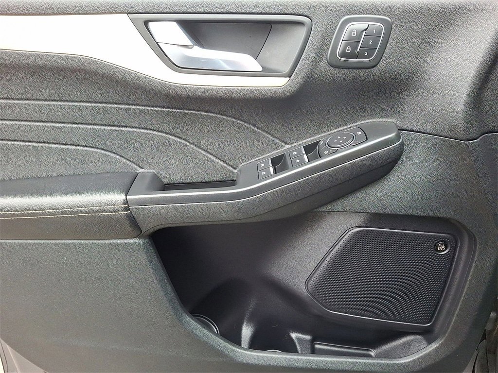 Certified 2022 Ford Escape Titanium w/ Titanium Elite Package image 15