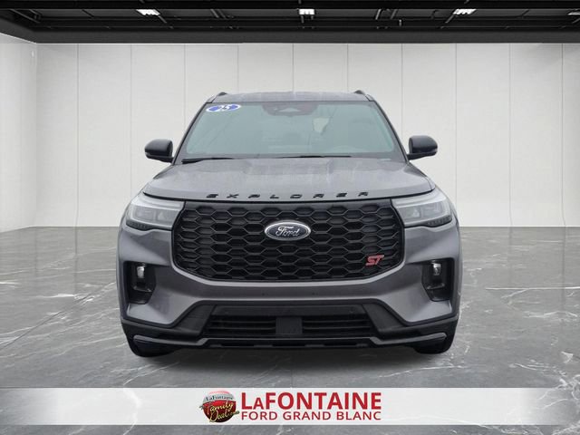 Certified 2025 Ford Explorer ST-Line w/ ST-Line Street Pack image 8