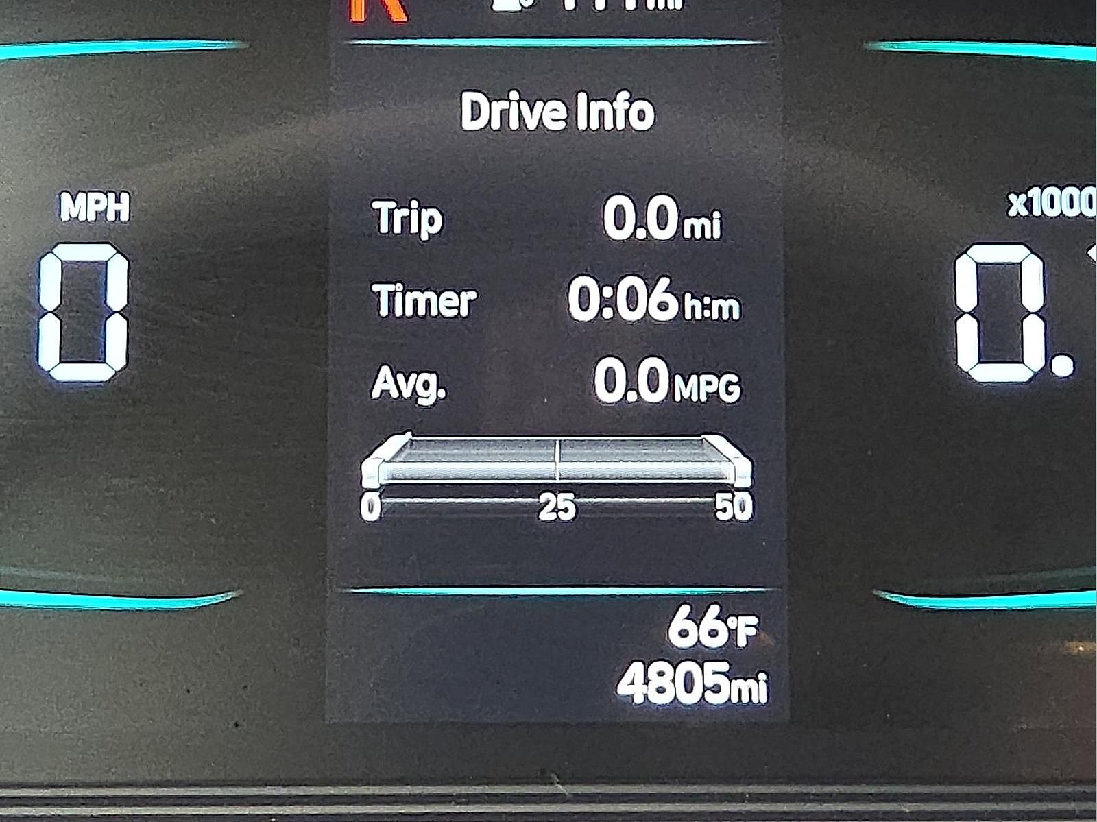 Used 2025 Hyundai Venue SE image 23