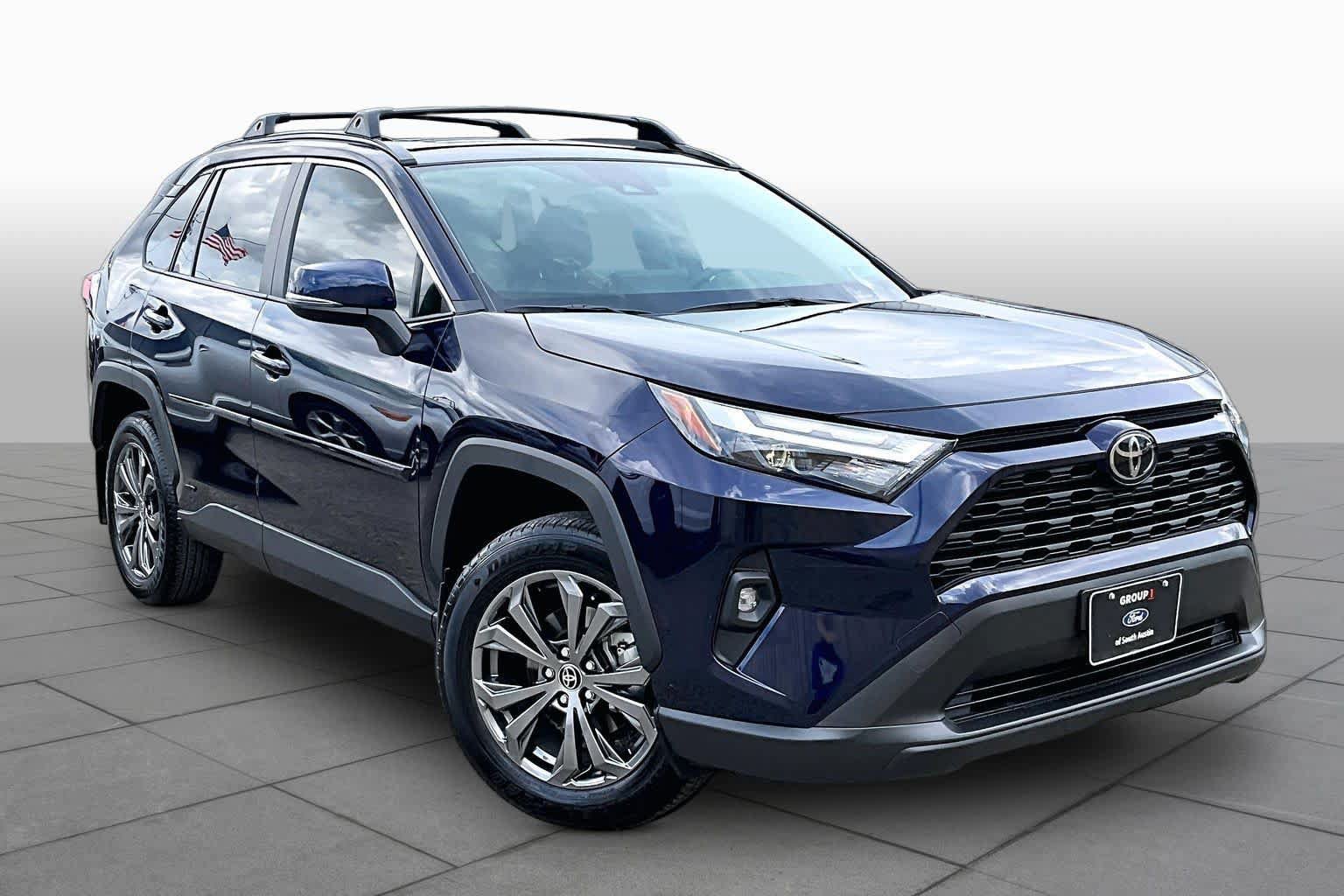 Used 2025 Toyota RAV4 XLE Premium AWD/4WD image 3