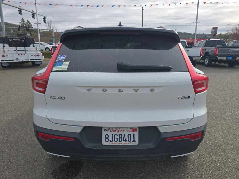 Used 2019 Volvo XC40 T5 R-Design image 4