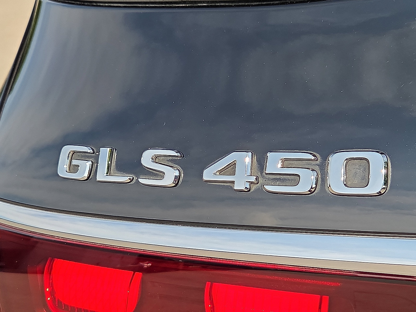 Used 2024 Mercedes-Benz GLS 450 4MATIC image 9