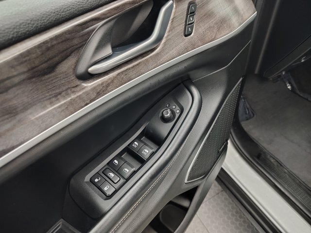 Used 2022 Jeep Grand Cherokee L Limited AWD/4WD image 21