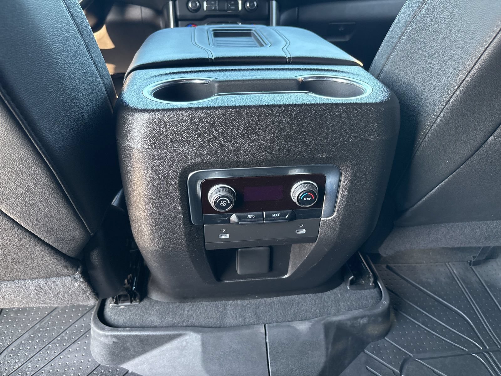 Used 2022 Chevrolet Tahoe LT RWD image 15