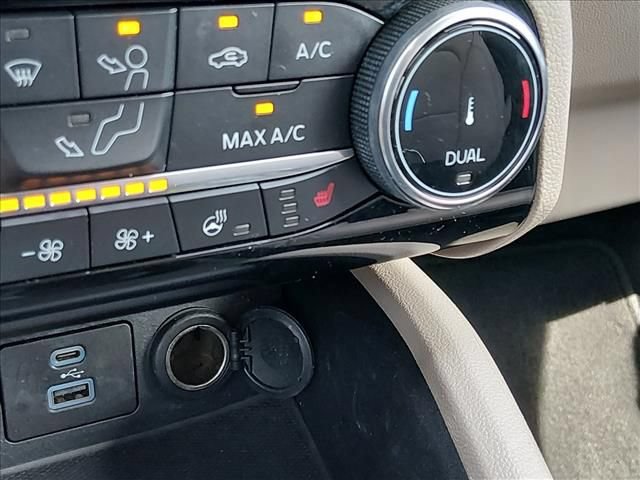 Certified 2022 Ford Escape Titanium FWD image 23