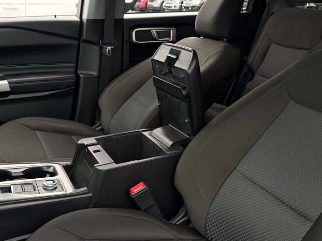 Certified 2024 Ford Explorer XLT image 32