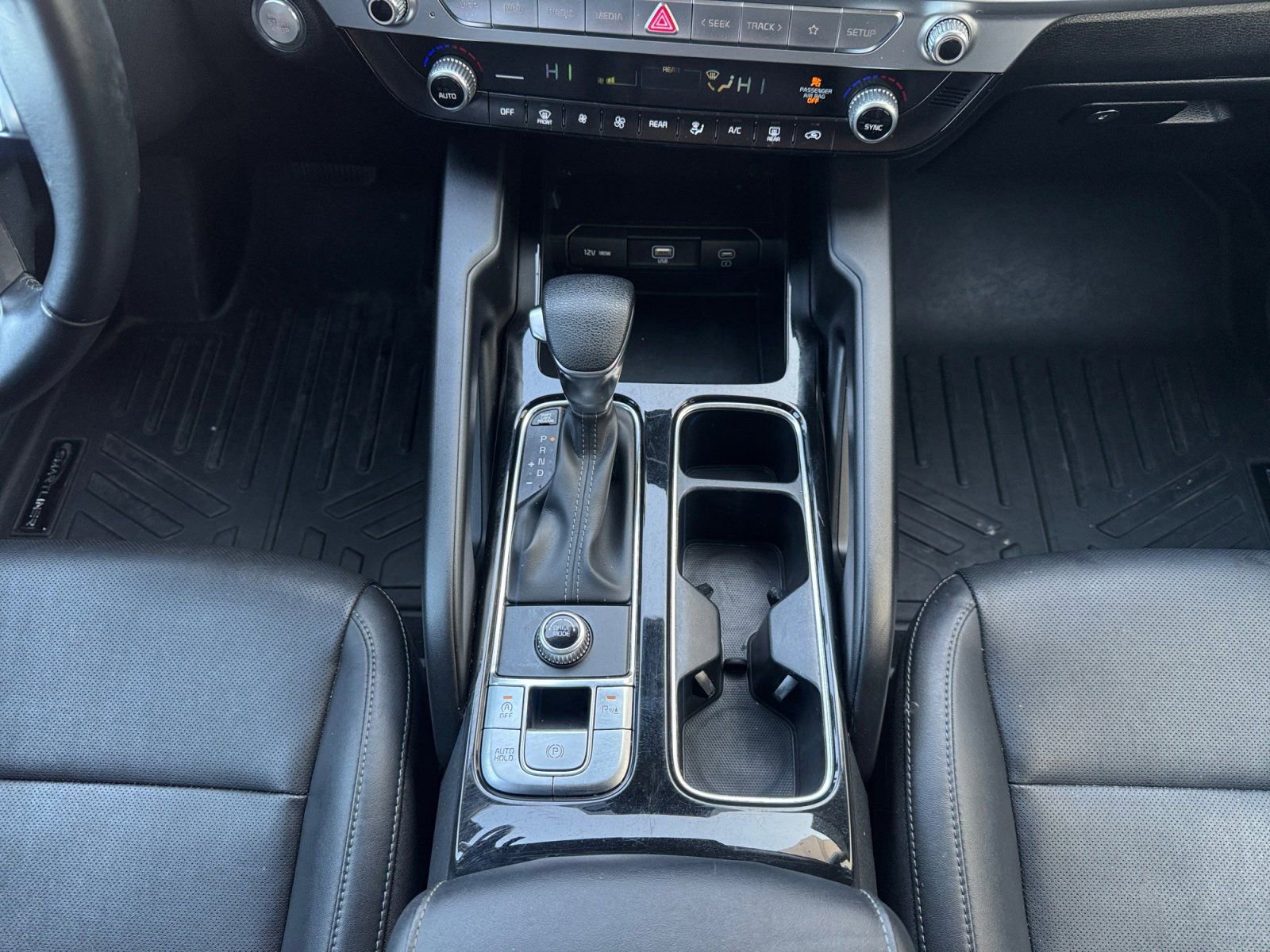 Used 2023 Kia Telluride LX image 11