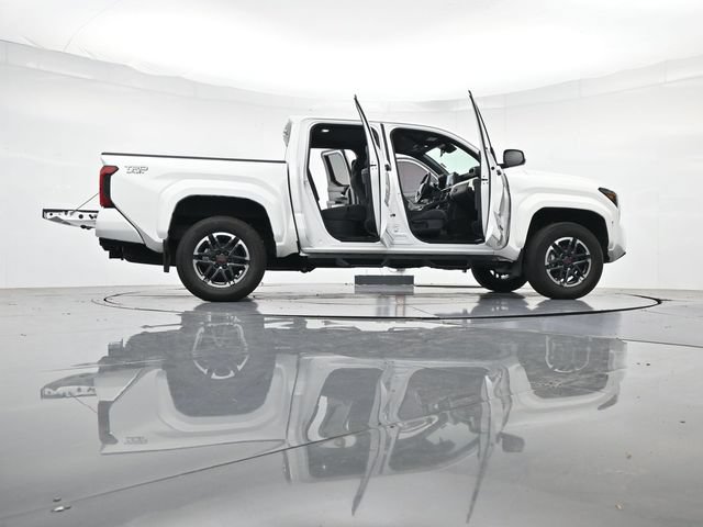 Used 2024 Toyota Tacoma TRD Sport AWD/4WD image 50