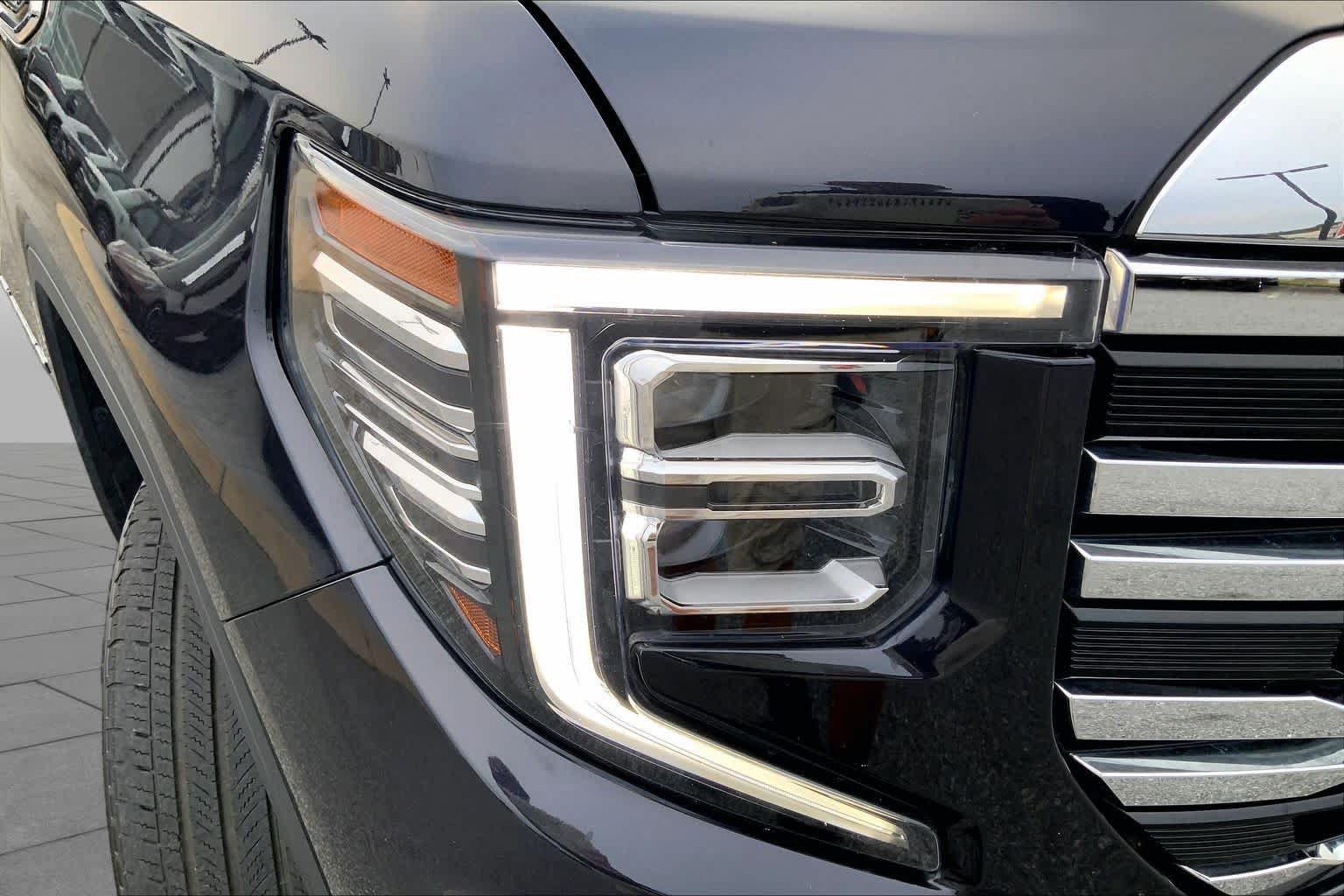 Used 2025 GMC Sierra 1500 SLT AWD/4WD image 25