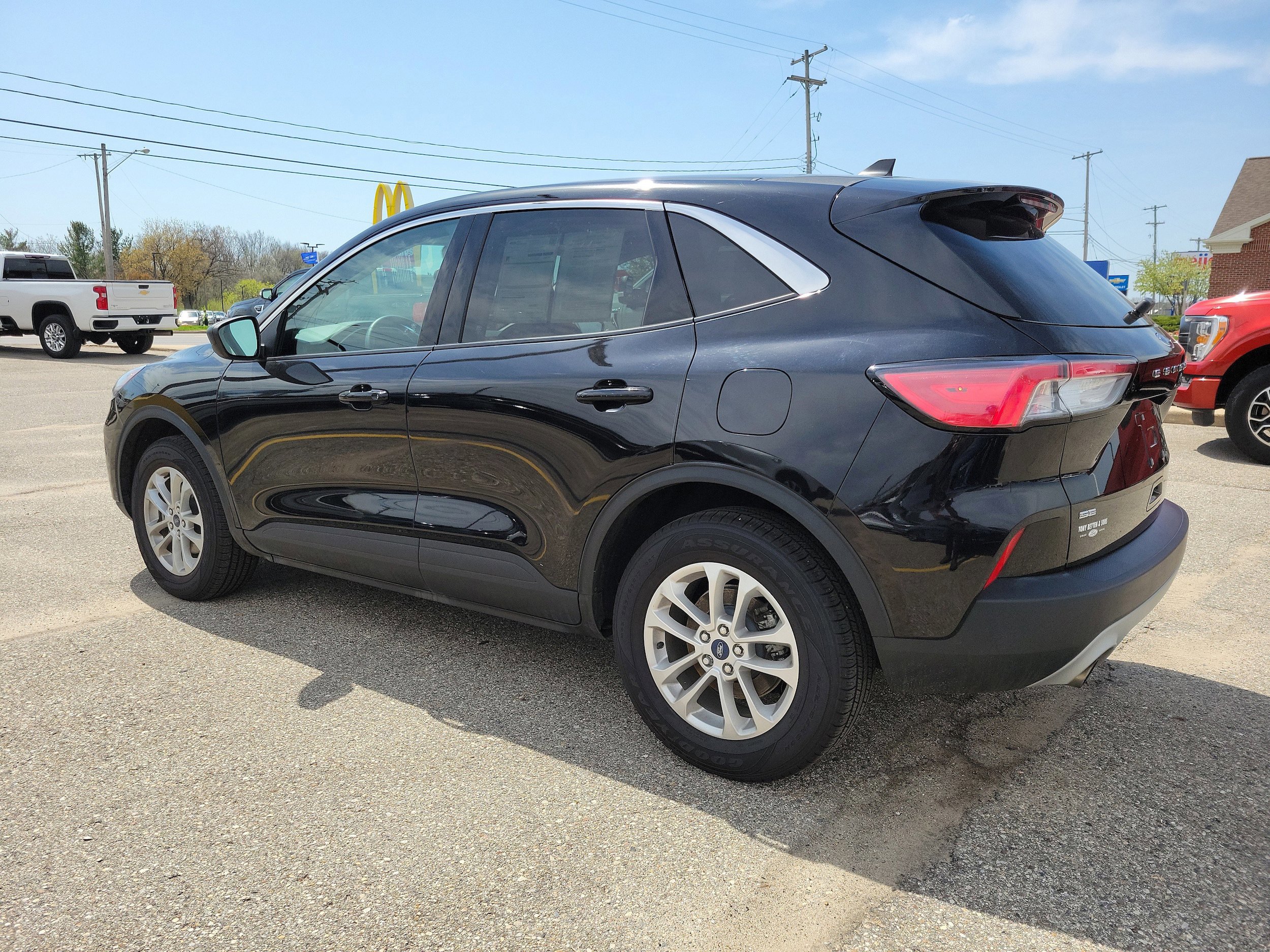 Certified 2022 Ford Escape SE w/ Convenience Package AWD/4WD image 2