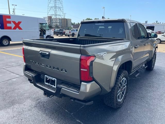 Used 2025 Toyota Tacoma TRD Sport AWD/4WD image 7
