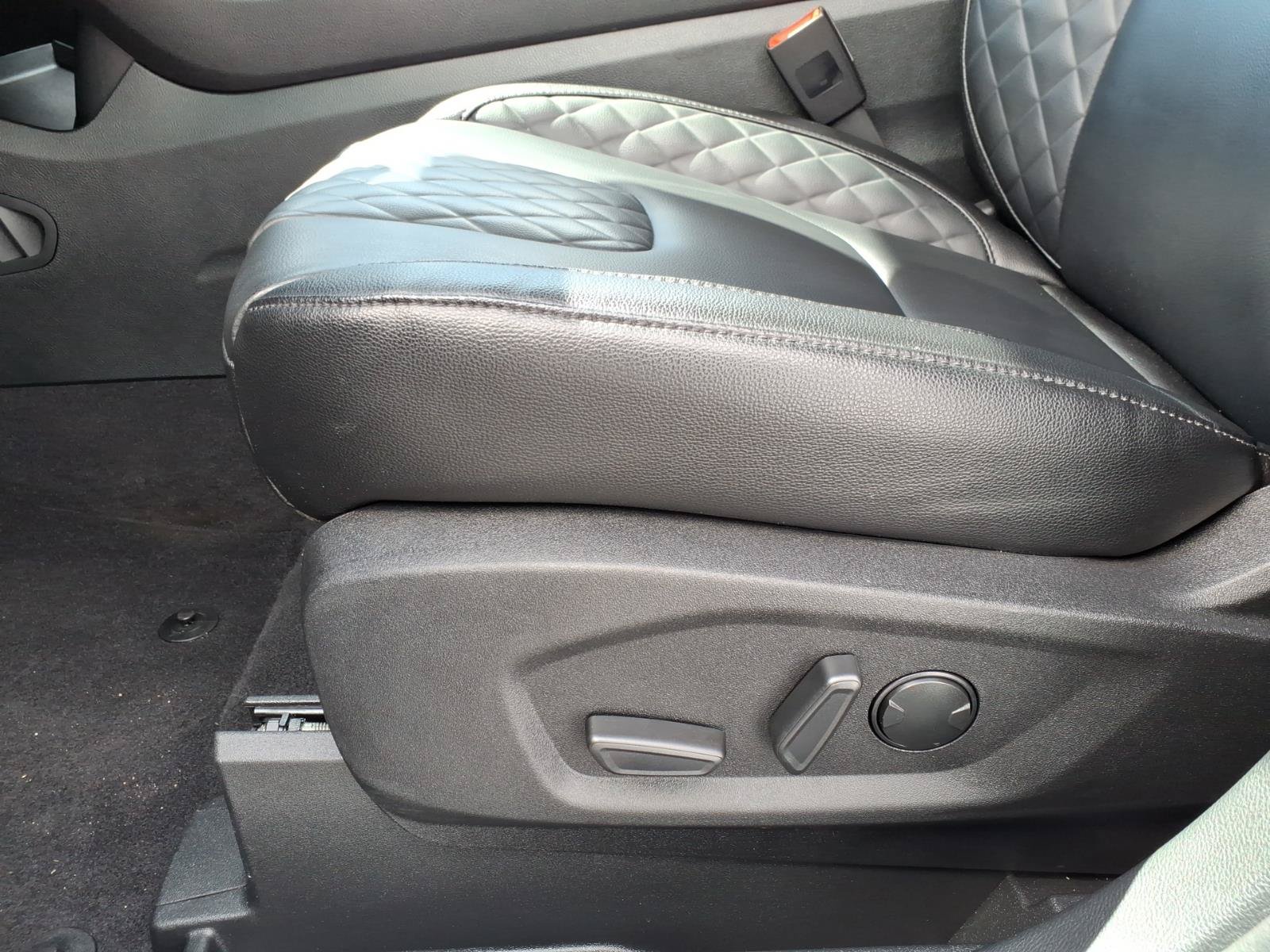 Certified 2024 Ford Edge Titanium AWD/4WD image 15
