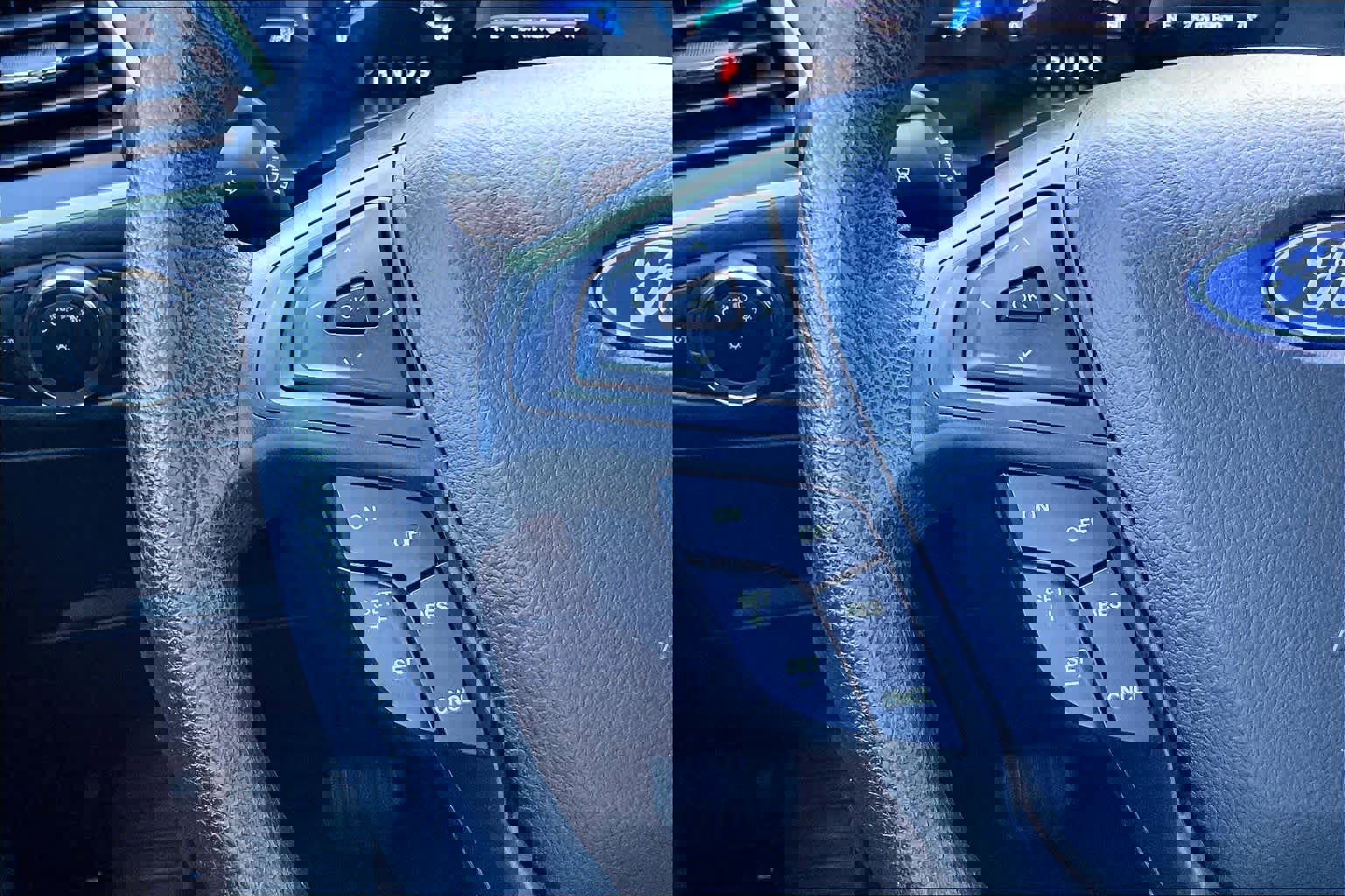 Certified 2023 Ford Edge SE image 25