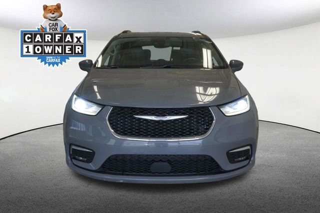 Used 2022 Chrysler Pacifica Touring-L image 9