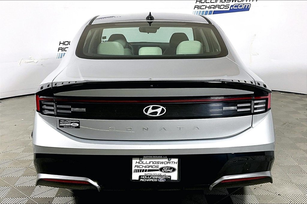 Used 2025 Hyundai Sonata SEL FWD image 4
