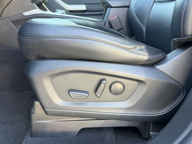 Certified 2022 Ford Explorer XLT w/ Equipment Group 202A image 10