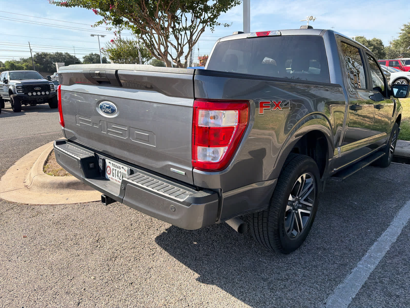 Certified 2022 Ford F150 XL w/ STX Appearance Package AWD/4WD image 4