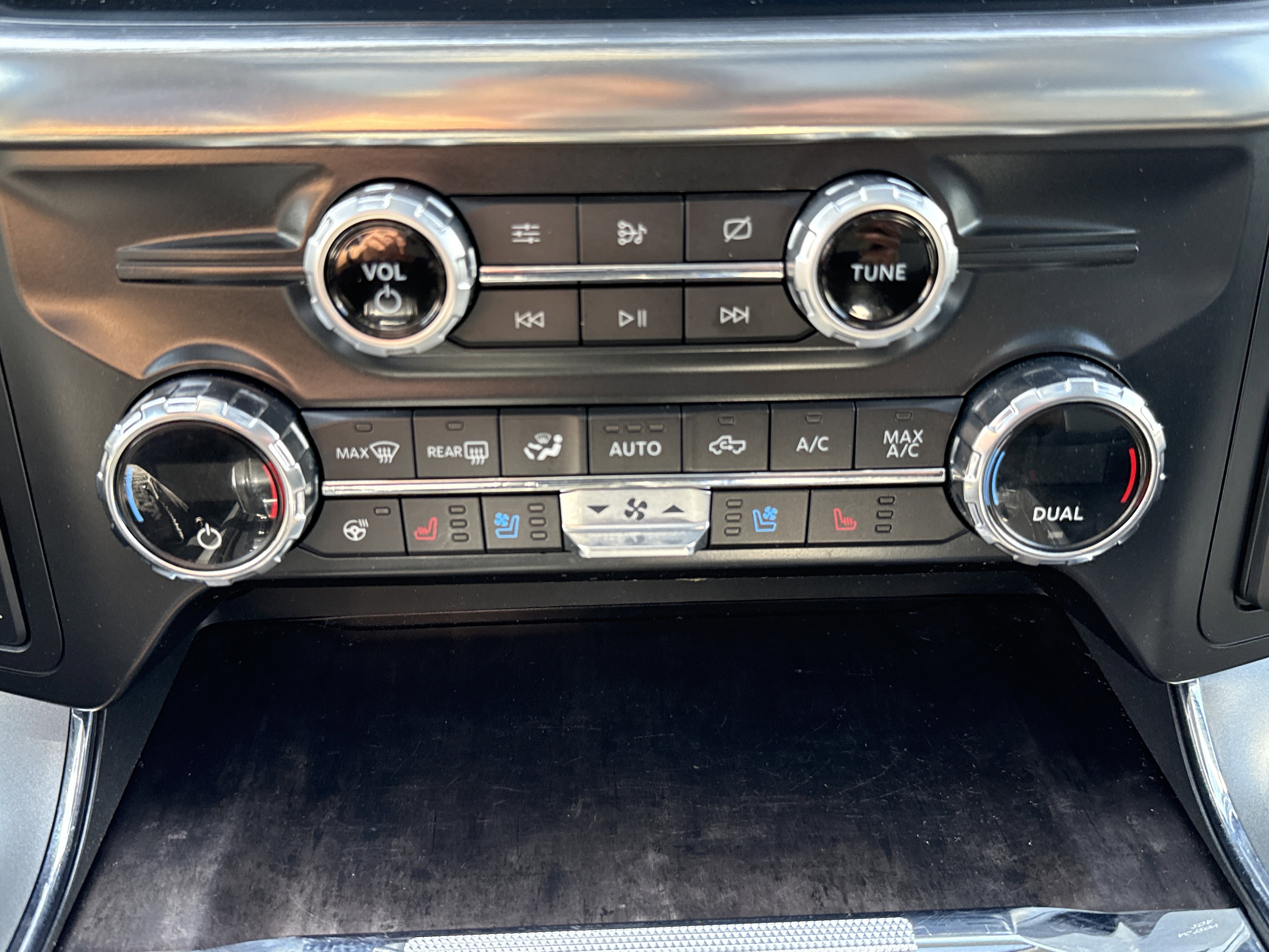 Certified 2021 Ford F150 Lariat w/ Equipment Group 502A High AWD/4WD image 25