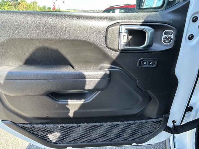 Used 2026 Jeep Wrangler Unlimited Rubicon AWD/4WD image 19