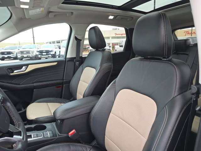 Certified 2022 Ford Escape Titanium w/ Titanium Premium Package image 13