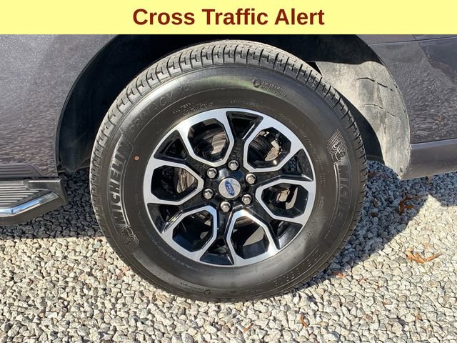 Certified 2022 Ford Expedition XLT w/ Equipment Group 202A image 9