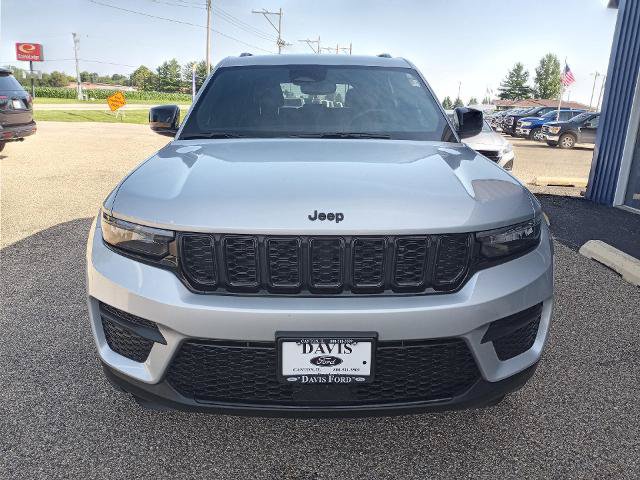 Used 2023 Jeep Grand Cherokee Altitude AWD/4WD image 5