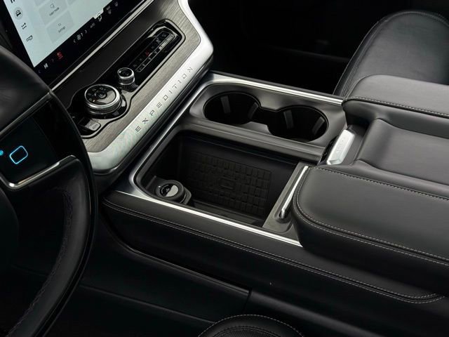 Certified 2025 Ford Expedition Platinum image 48