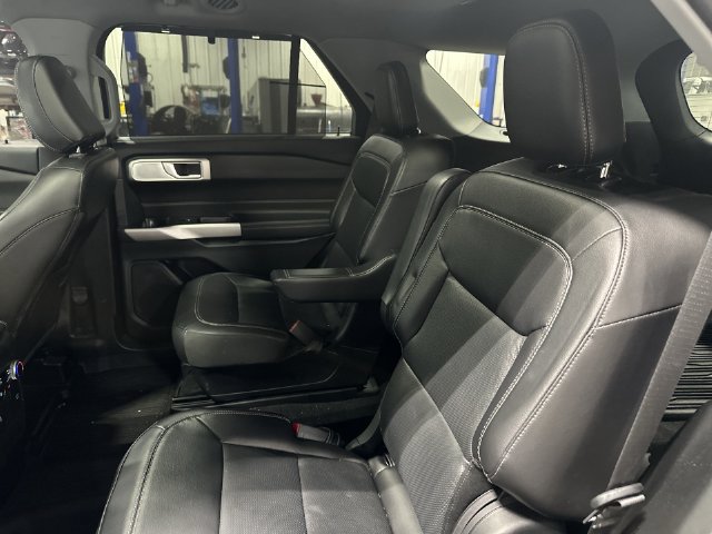 Certified 2024 Ford Explorer Limited w/ Limited Technology Package AWD/4WD image 30