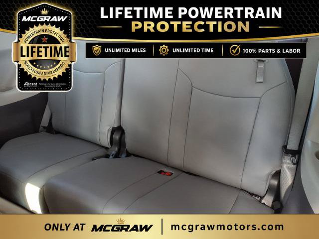 Used 2024 Toyota Sienna XLE FWD image 12