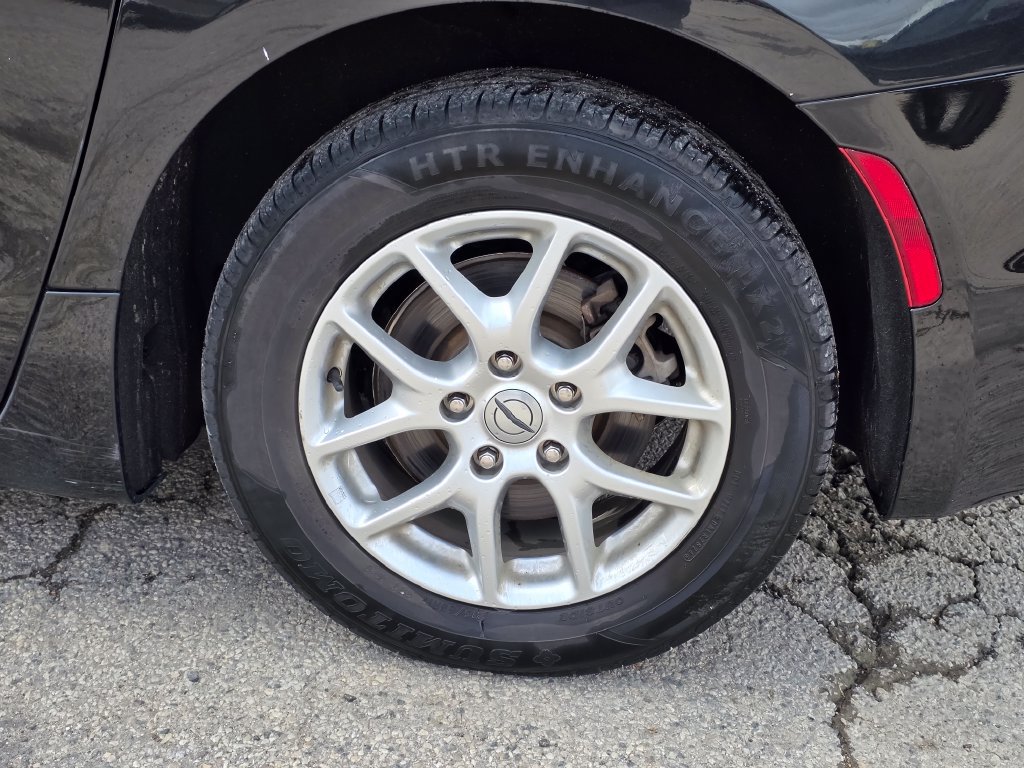 Used 2023 Chrysler Pacifica Touring-L FWD image 13