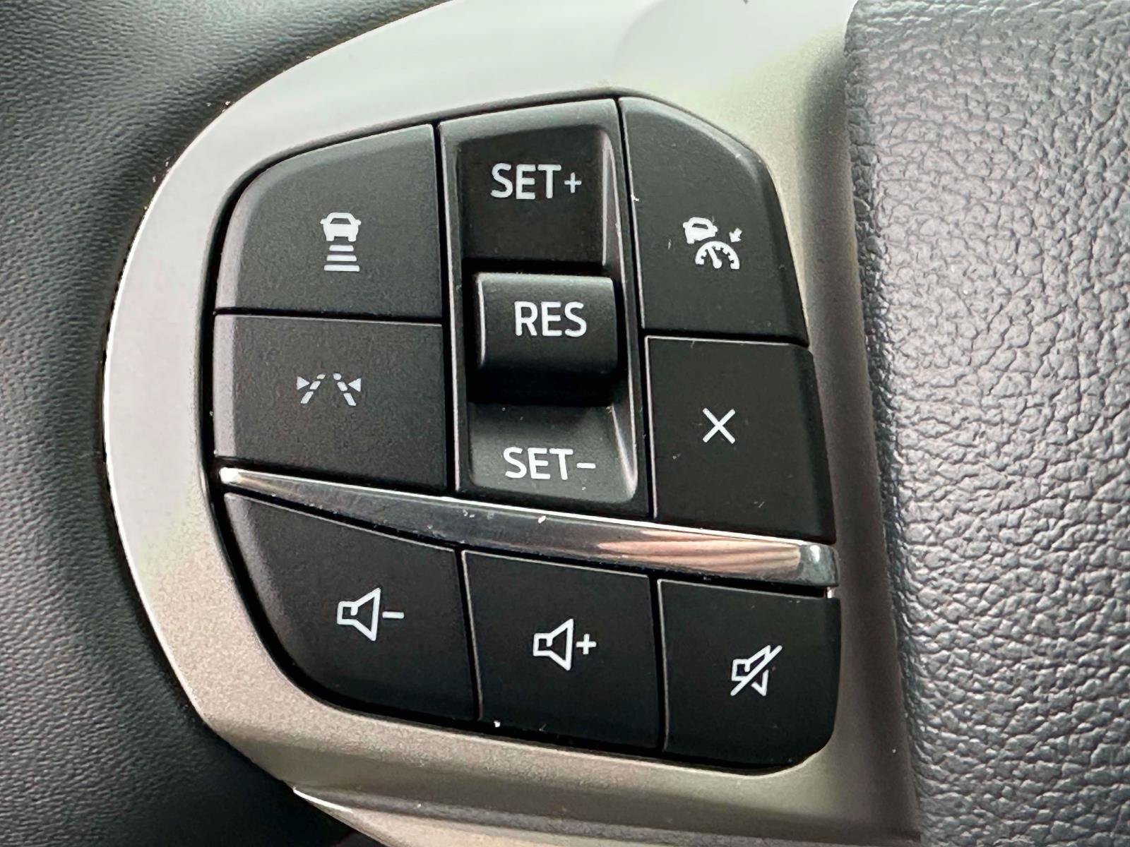 Certified 2025 Ford Explorer Active AWD/4WD image 21