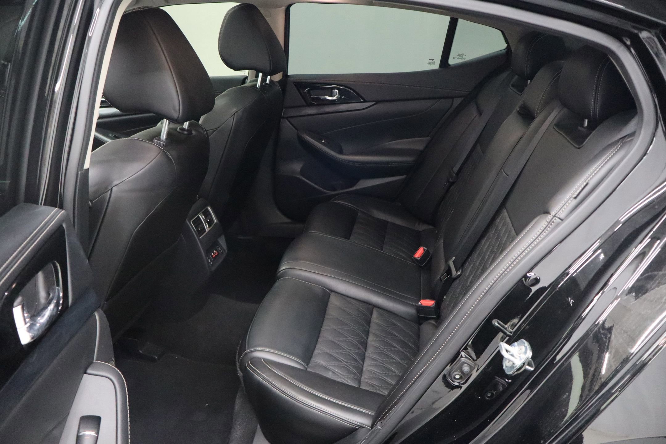 Used 2023 Nissan Maxima Platinum w/ Sport Mat Group image 25