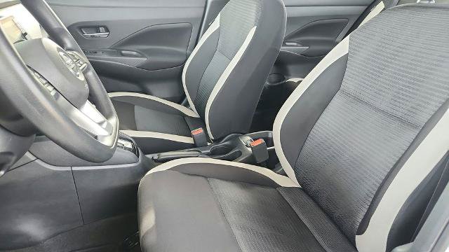 Used 2022 Nissan Versa SV FWD image 12