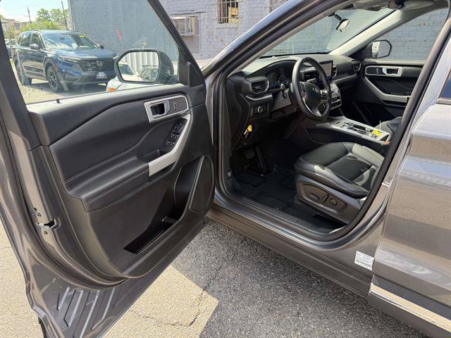 Certified 2023 Ford Explorer XLT w/ Equipment Group 202A AWD/4WD image 29