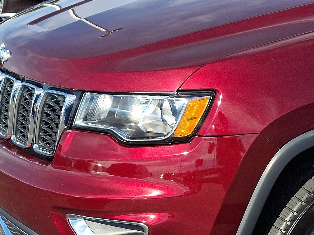 Used 2017 Jeep Grand Cherokee Limited AWD/4WD image 9