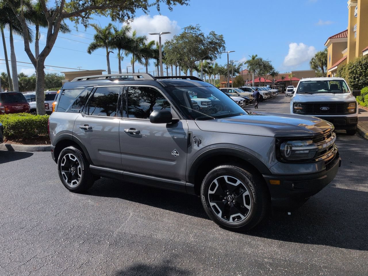 Certified 2023 Ford Bronco Sport Outer Banks AWD/4WD image 2