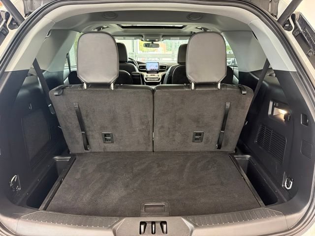 Certified 2023 Ford Explorer XLT w/ Equipment Group 202A AWD/4WD image 9