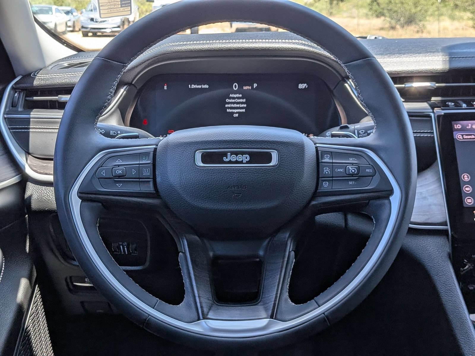 Used 2023 Jeep Grand Cherokee Limited w/ Black Appearance Package AWD/4WD image 24