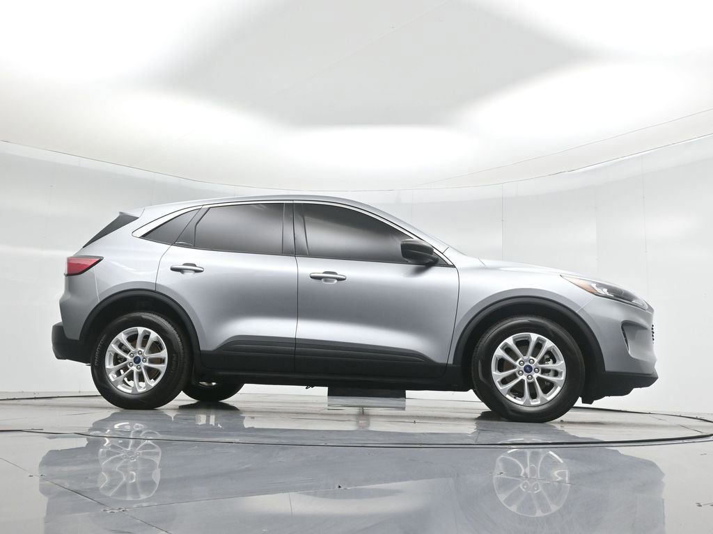 Certified 2022 Ford Escape SE image 9