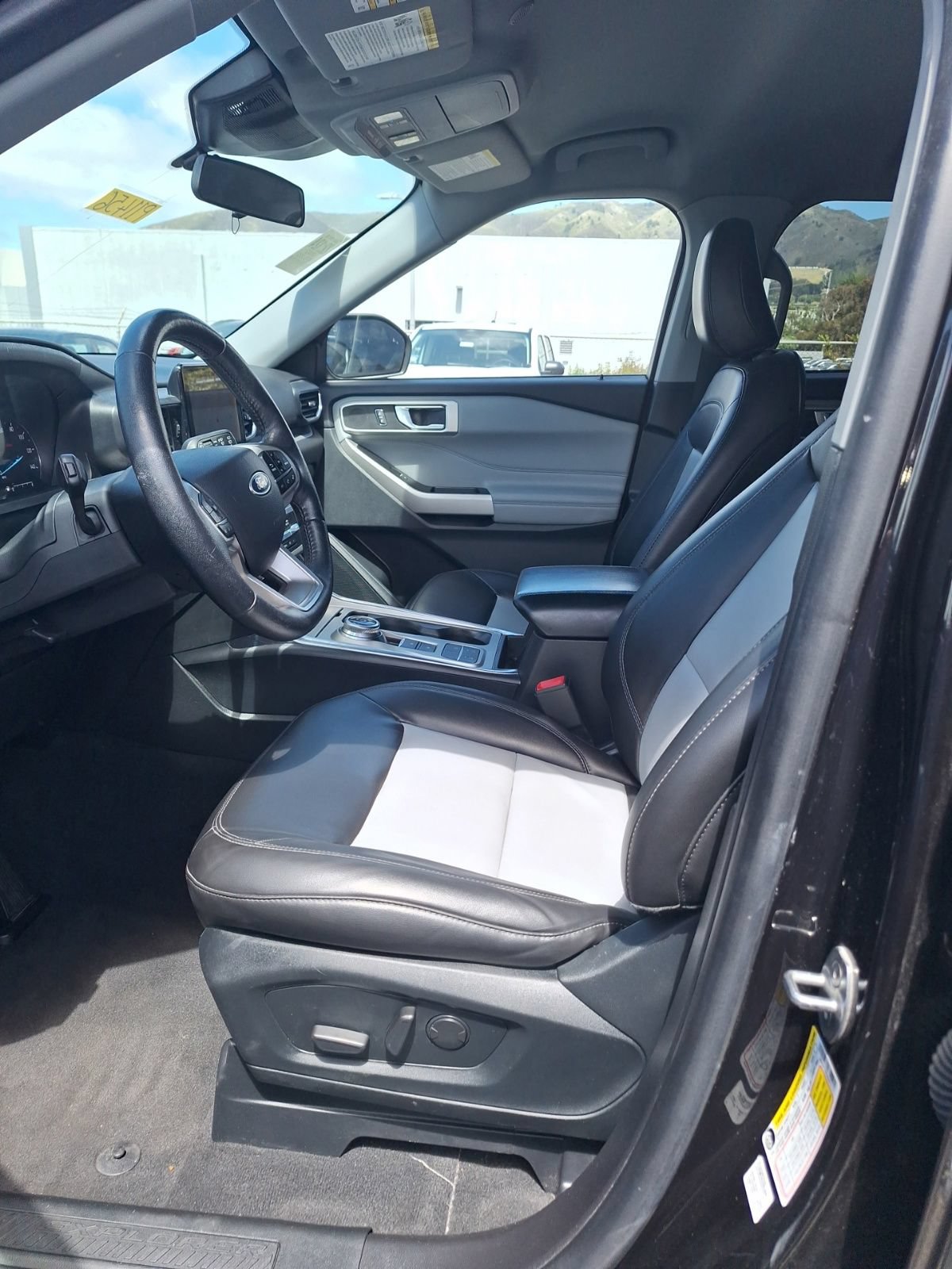 Certified 2022 Ford Explorer XLT w/ Equipment Group 202A RWD image 11