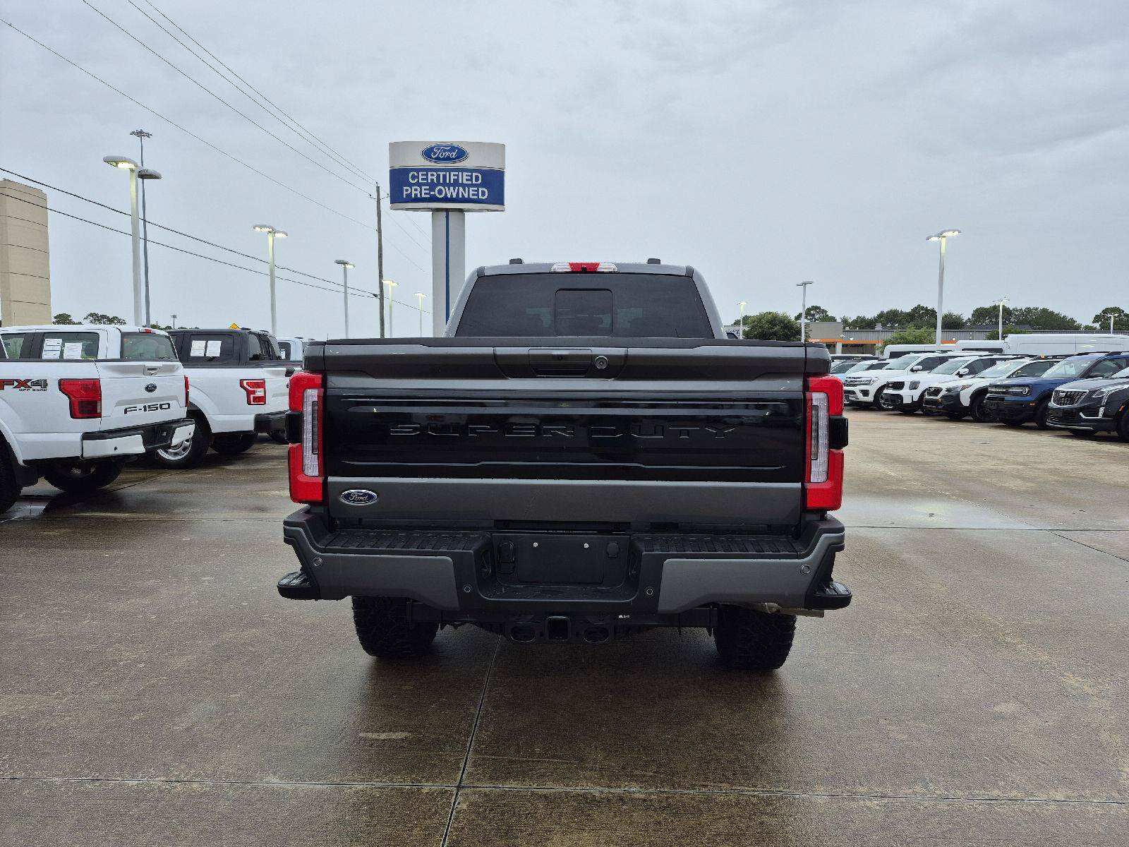 Certified 2025 Ford F350 Platinum w/ Tremor Off-Road Package AWD/4WD image 13