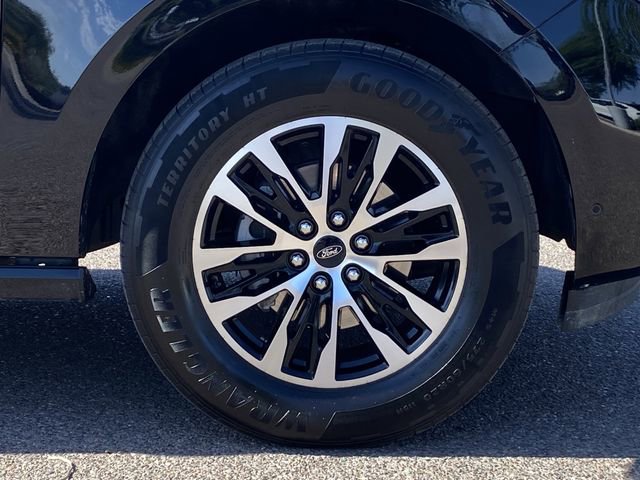 Certified 2025 Ford Expedition Max Platinum AWD/4WD image 9