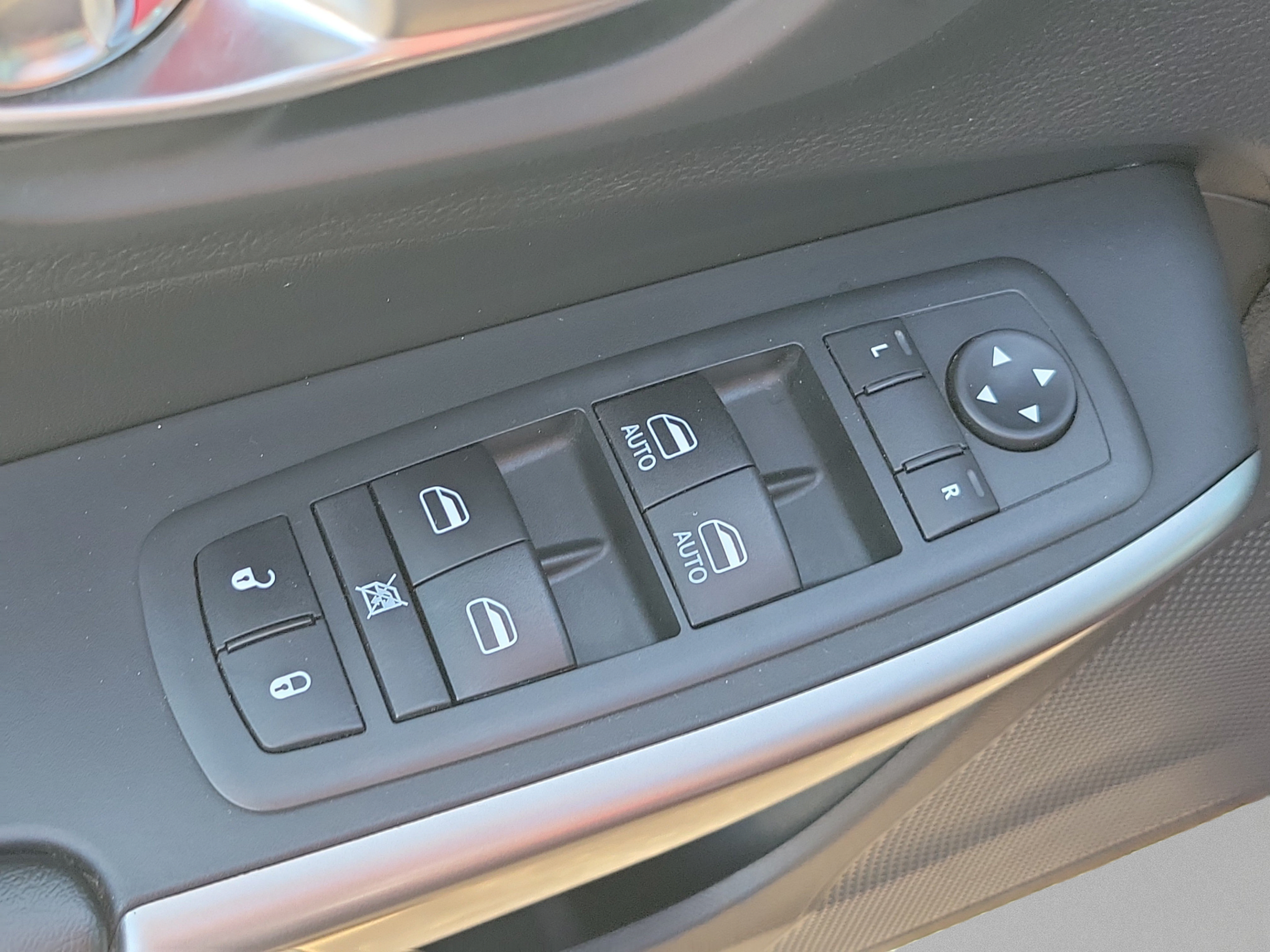 Used 2020 Jeep Cherokee High Altitude AWD/4WD image 23