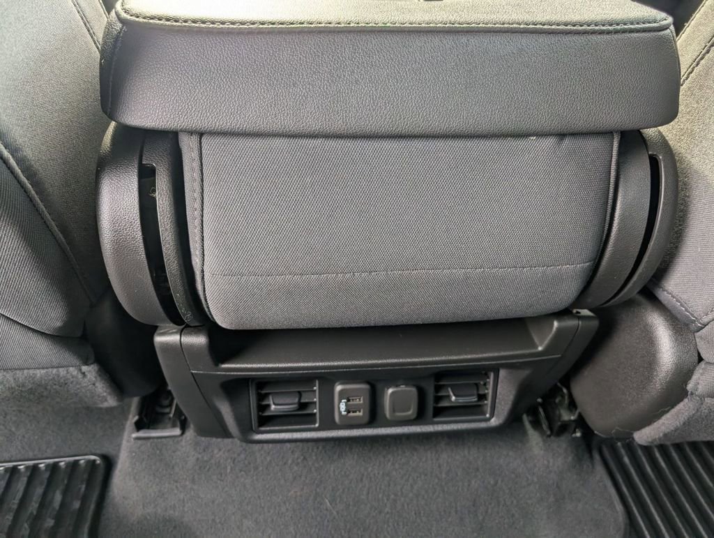 Used 2022 Chevrolet Silverado 1500 LT image 41