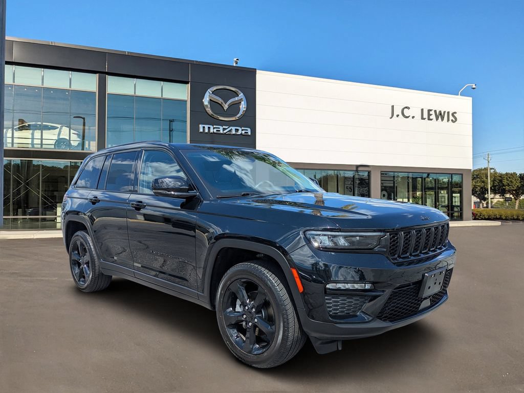 Used 2023 Jeep Grand Cherokee Limited w/ Black Appearance Package