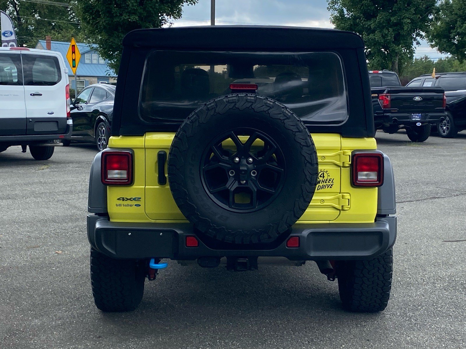 Used 2024 Jeep Wrangler Unlimited AWD/4WD image 5