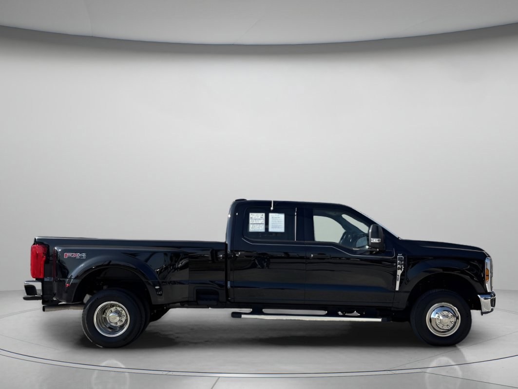 Certified 2025 Ford F350 XLT w/ FX4 Off-Road Package image 5