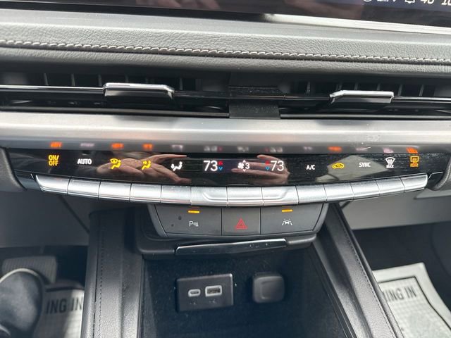 Used 2025 Cadillac XT4 Premium Luxury image 22