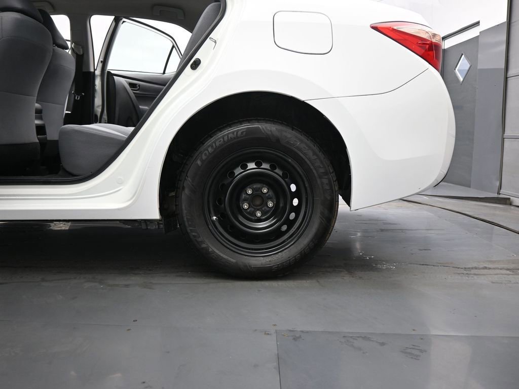Used 2018 Toyota Corolla L image 44