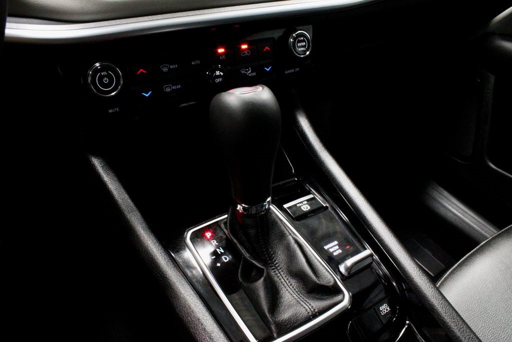 Used 2024 Jeep Compass Limited image 29